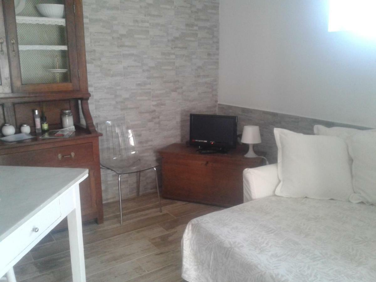Ferienwohnung Monolocale Per Coppia Carrodano Inferiore Exterior foto